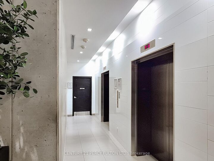 Property Photo:  11 Charlotte Street 1707  ON M5V 0M6 
