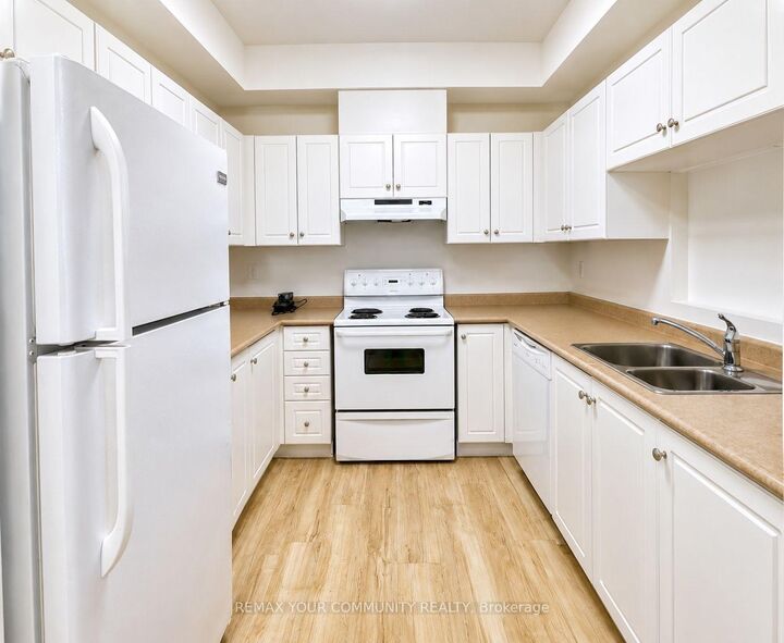 Property Photo: 1 Centre Street W 101 ON L4C 3P3