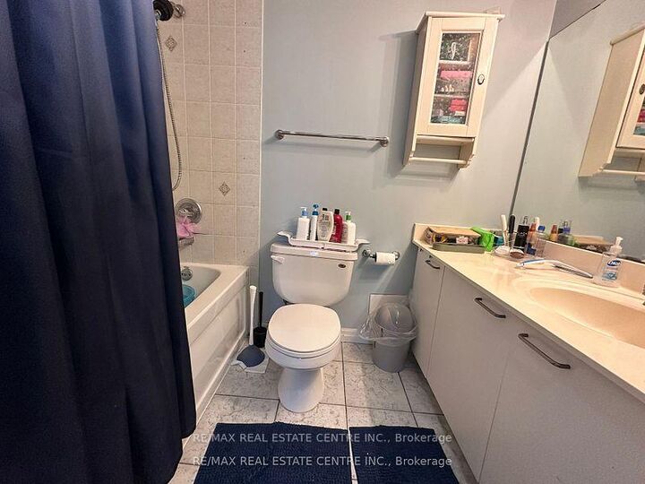 Property Photo: 3939 Duke Of York Boulevard 301 ON L5B 4N2
