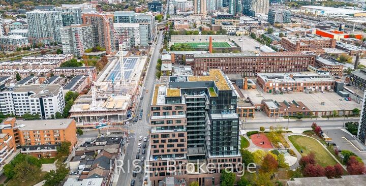 Property Photo:  270 Dufferin Street 1119  ON M6K 3C5 