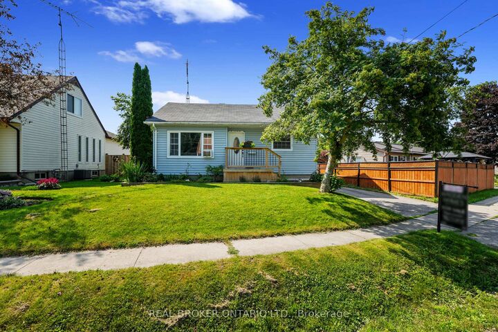 Property Photo: 21 Arthur Street ON L1A 1Z3