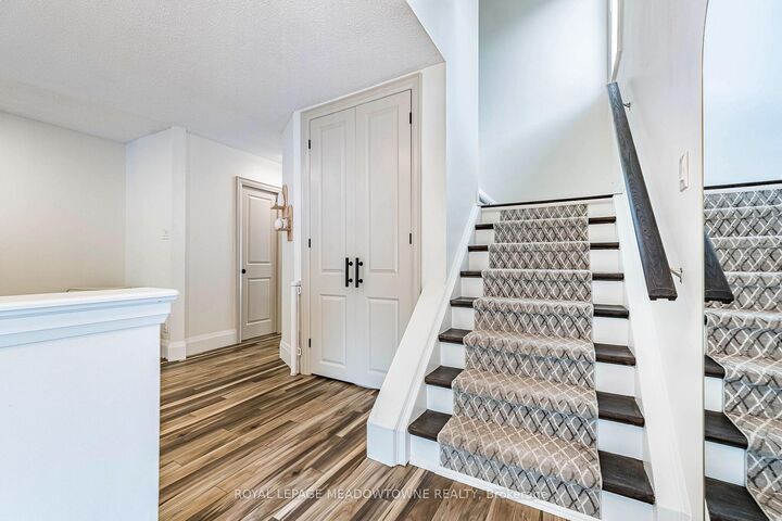Property Photo: 520 Pineview Gardens ON L0N 1S2