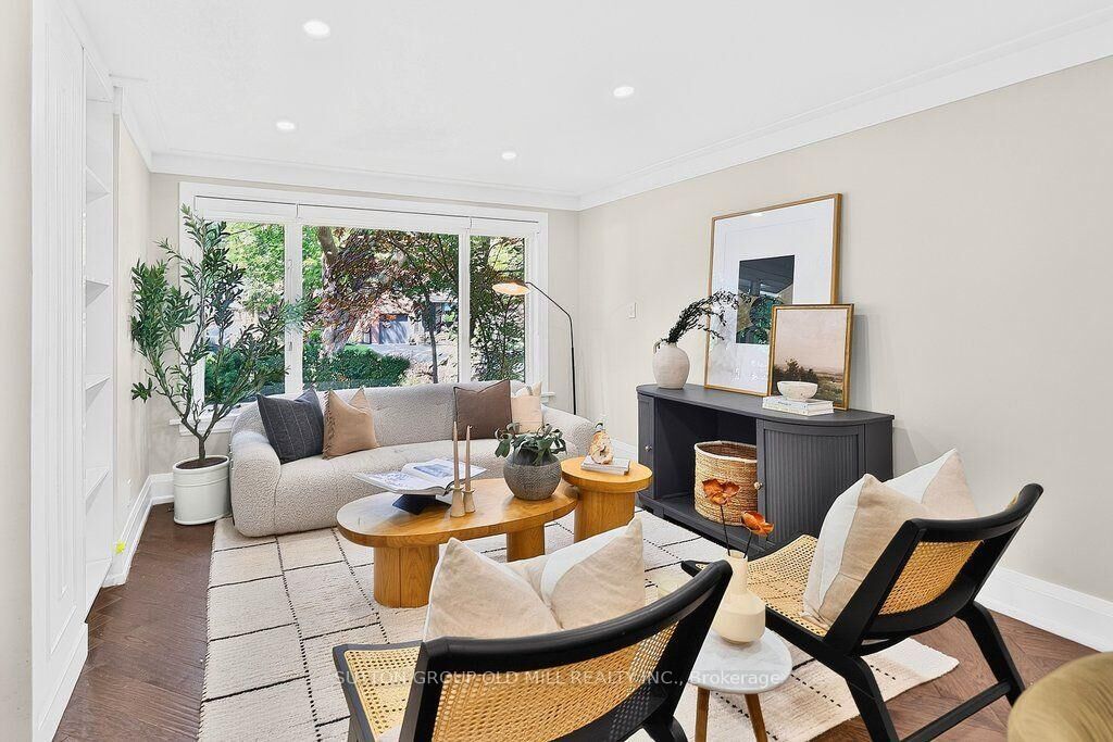 Property Photo: 51 Princeton Road ON M8X 2E3