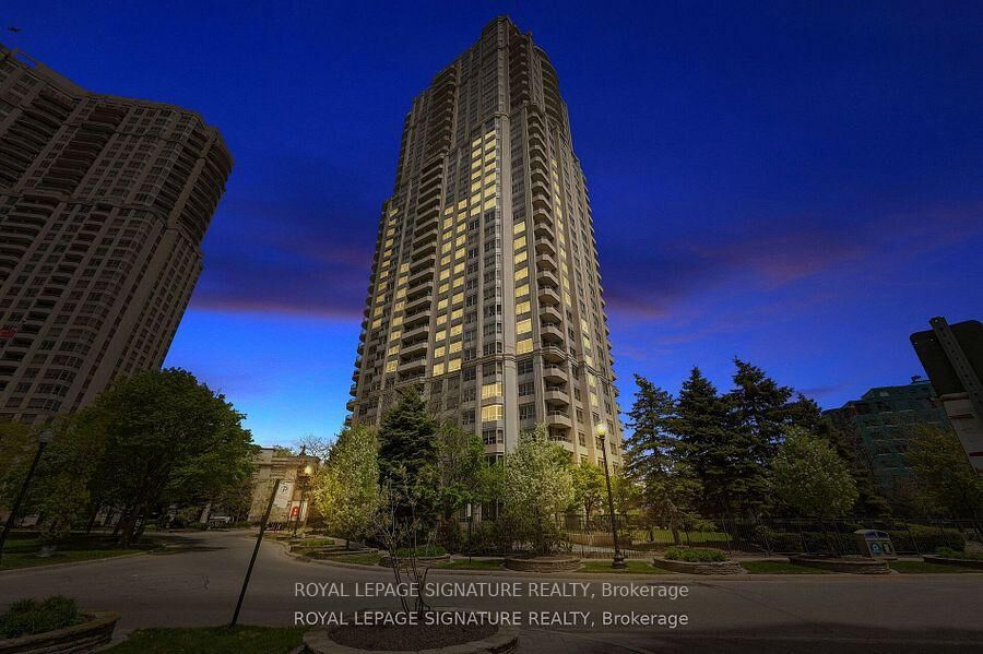 Property Photo: 25 Kingsbridge Garden Circle 923 ON L5R 4B1