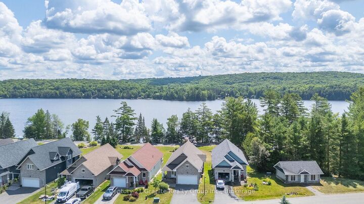 Property Photo: 17 Webb Circle ON K0M 1S0