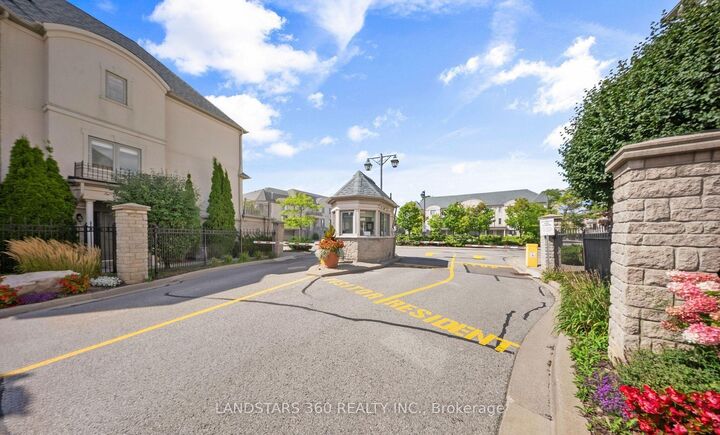 Property Photo: 9133 Bayview Avenue 82 ON L4B 4V6