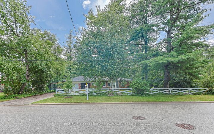 Property Photo: 65 Gladys Road ON M1C 1C7