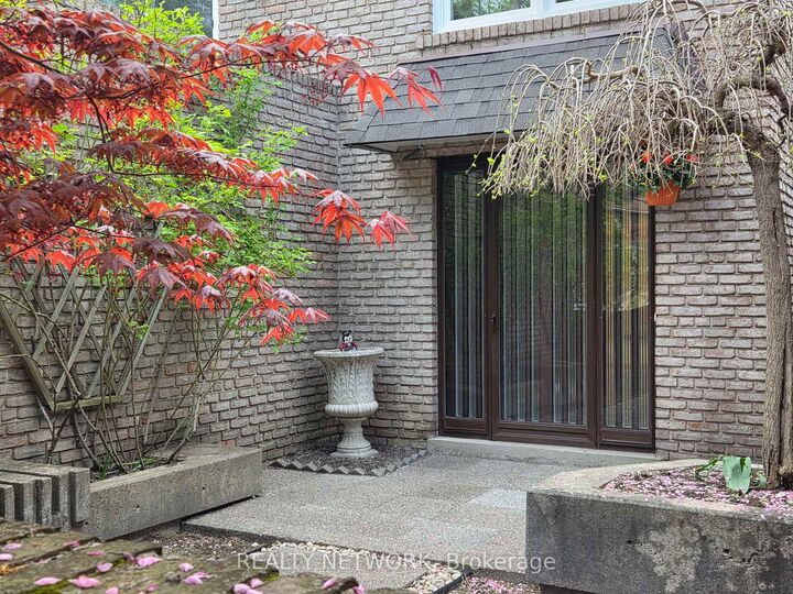 89 Elmsthorpe Avenue — photo 1
