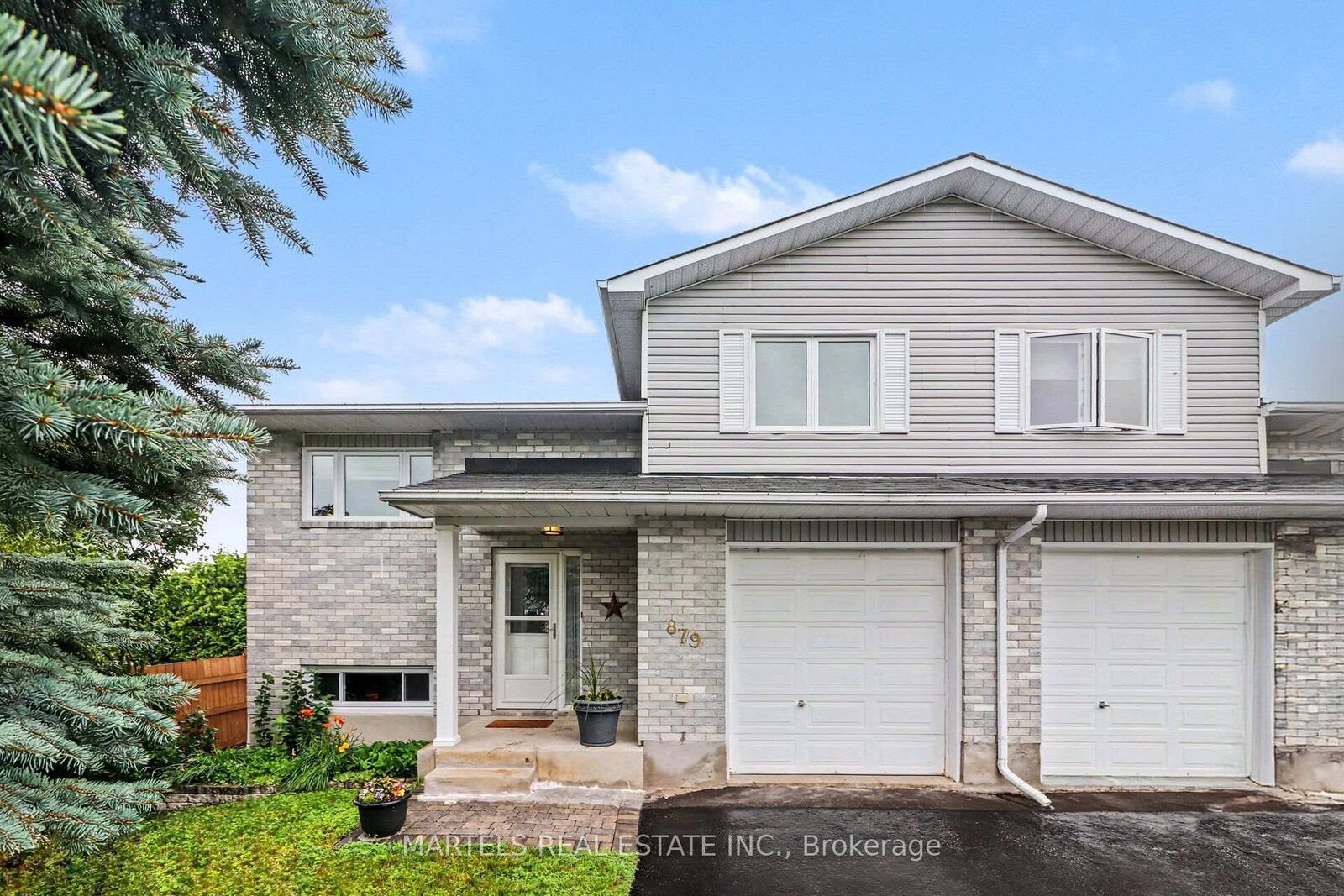 Property Photo: 879 Lawrence Street ON K4K 1M8