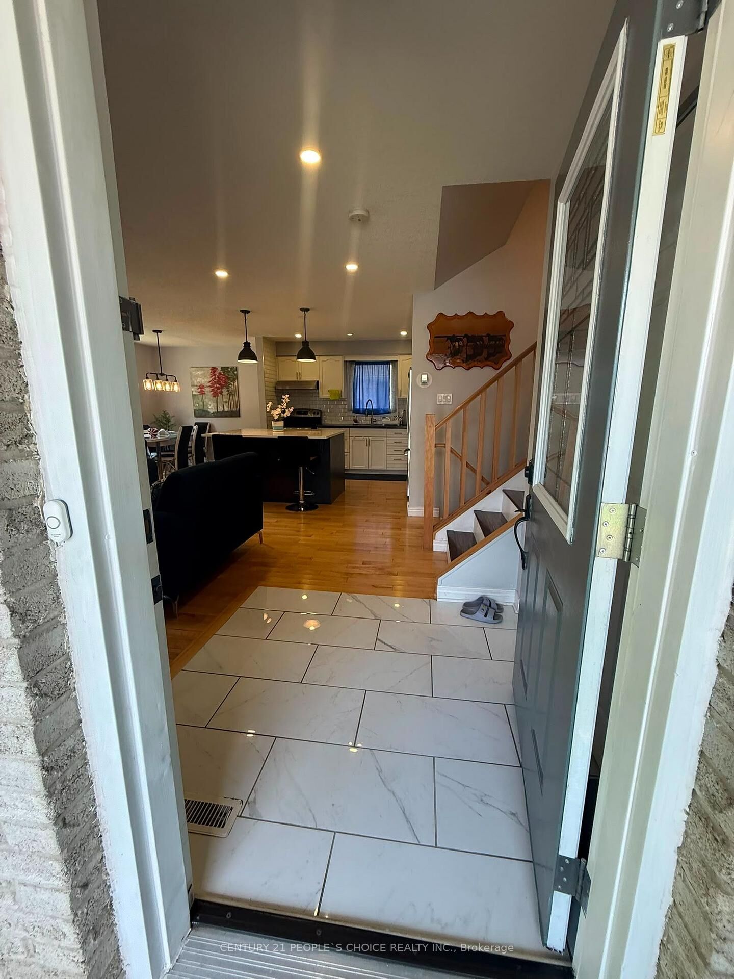 Property Photo: 74 Alayne Crescent ON N6E 2A3