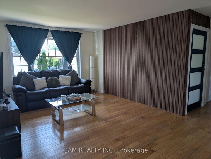 Property Photo: 11 Jason Crescent Upper Level ON K8V 6V1