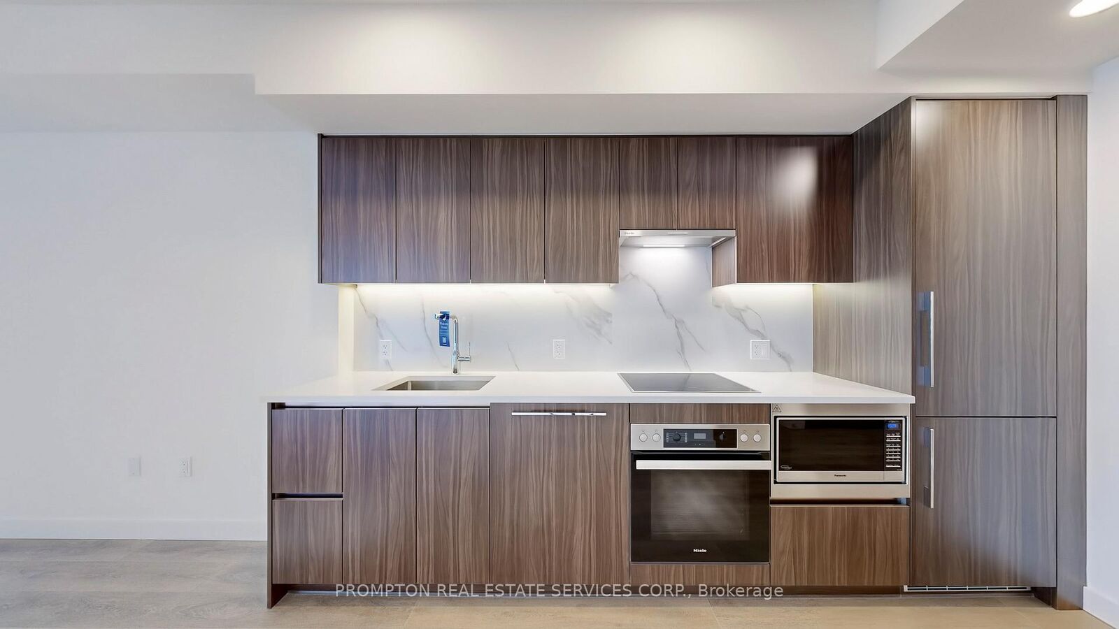 Property Photo:  3 Concord Cityplace Way 2606  ON M5V 0X4 