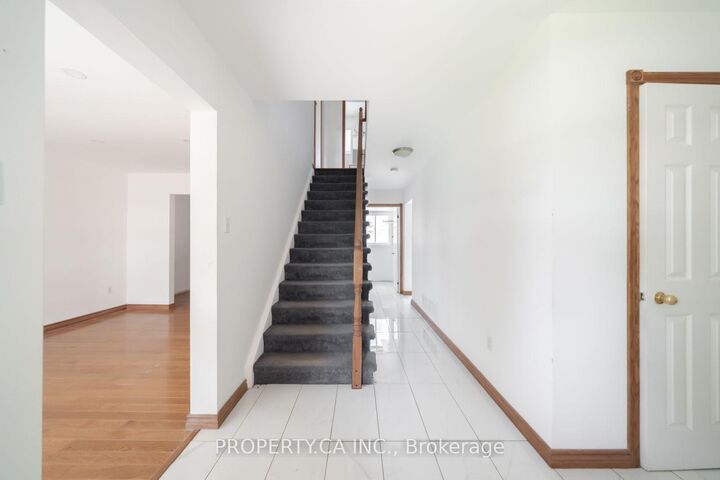 Property Photo:  51 Leggott Avenue  ON L4N 8B1 