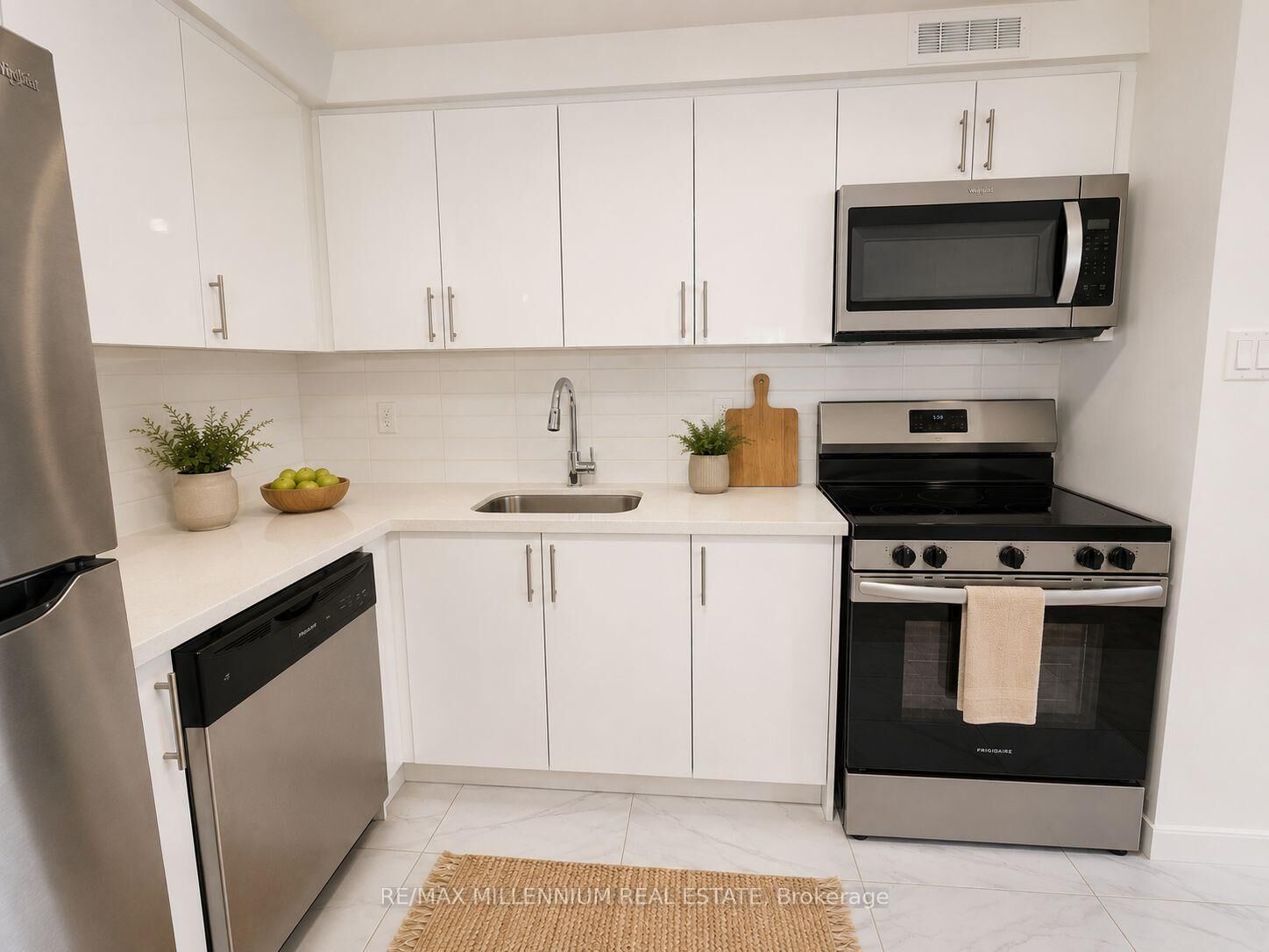 Property Photo: 250 Frederick Street 801 ON N2H 2N1