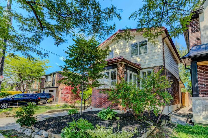 Property Photo: 39 Rosemeade Avenue ON M8Y 3A4
