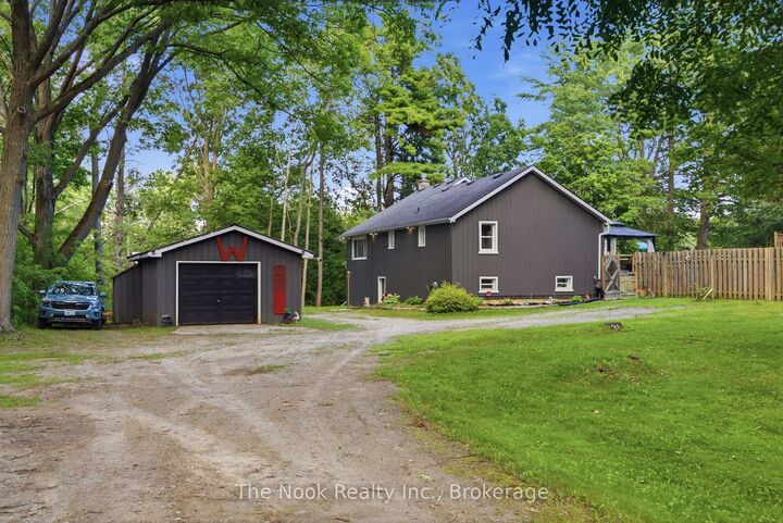 Property Photo: 5203 Valleyview Crescent ON K0L 1E0