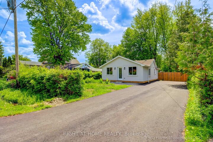 Property Photo: 321 Tampa Drive ON L4P 3A3