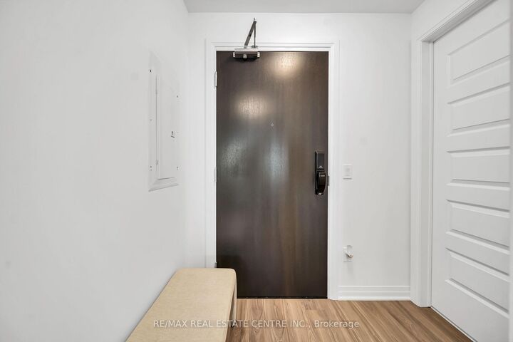 Property Photo: 490 Gordon Krantz Avenue 504 ON L9E 1Z4