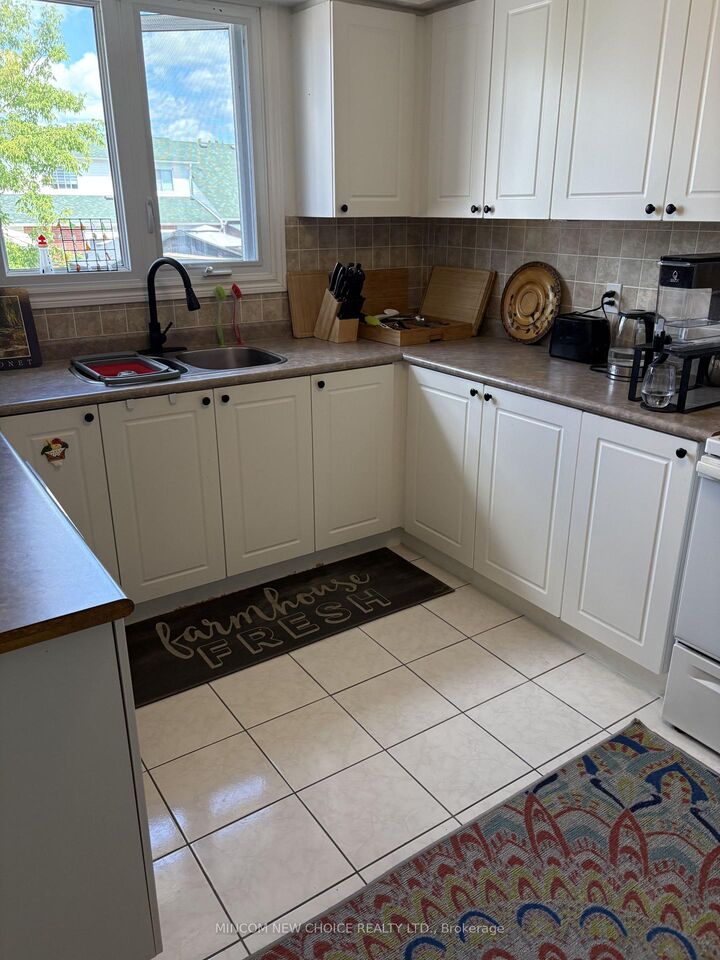 Property Photo:  2432 Woodglade Boulevard N  ON K9K 2K9 