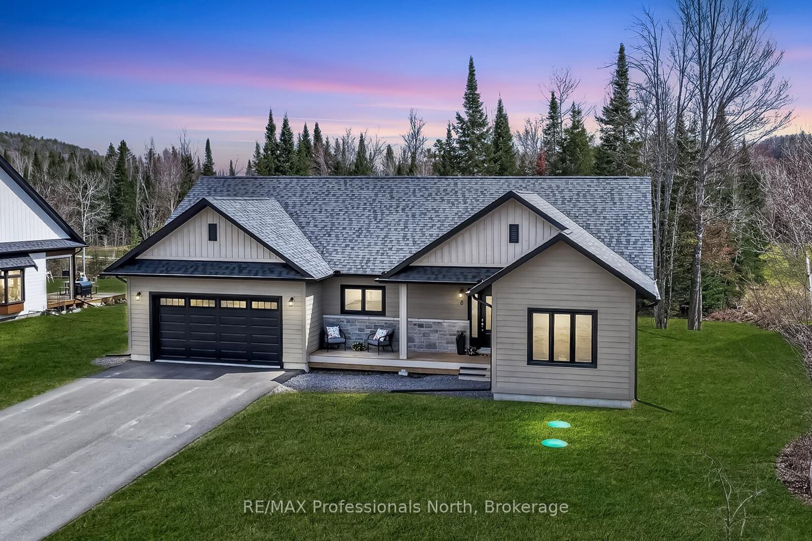 Property Photo: 8 Bancroft Ridge Drive ON K0L 1C0