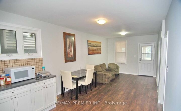 Property Photo:  3588 Sandwich Street  ON N9C 1B5 