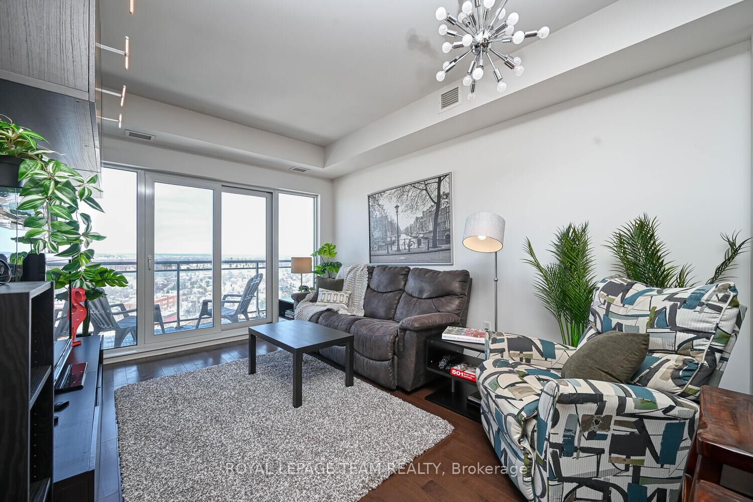 Property Photo:  90 Landry Street 1906  ON K1L 0A9 