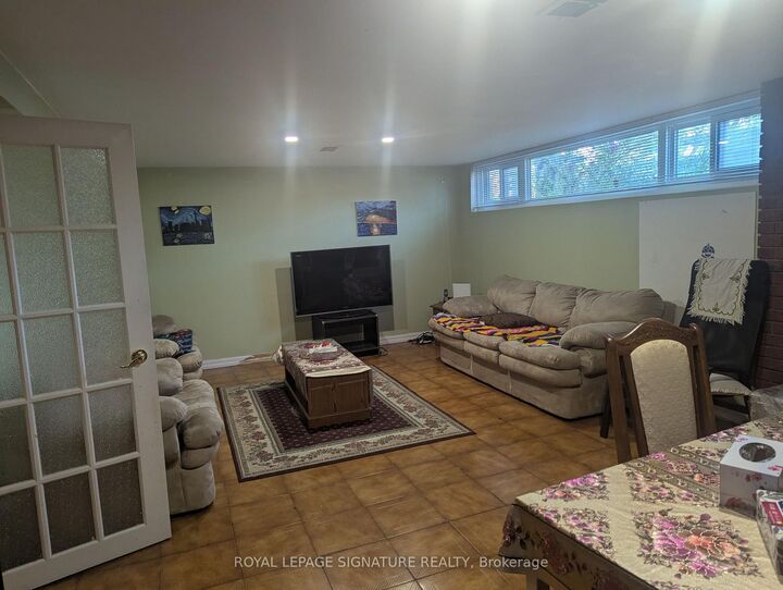 Property Photo: 6 Heatherglen Road ON M9W 4R1