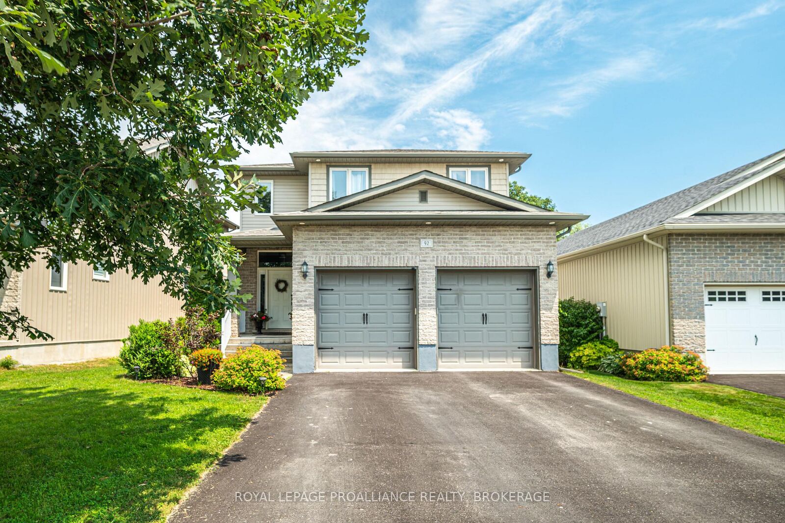 Property Photo: 92 Windermere Boulevard ON K0H 1G0