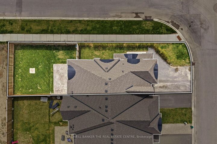 Property Photo:  35 Cliff Thompson Court  ON L0E 1R0 