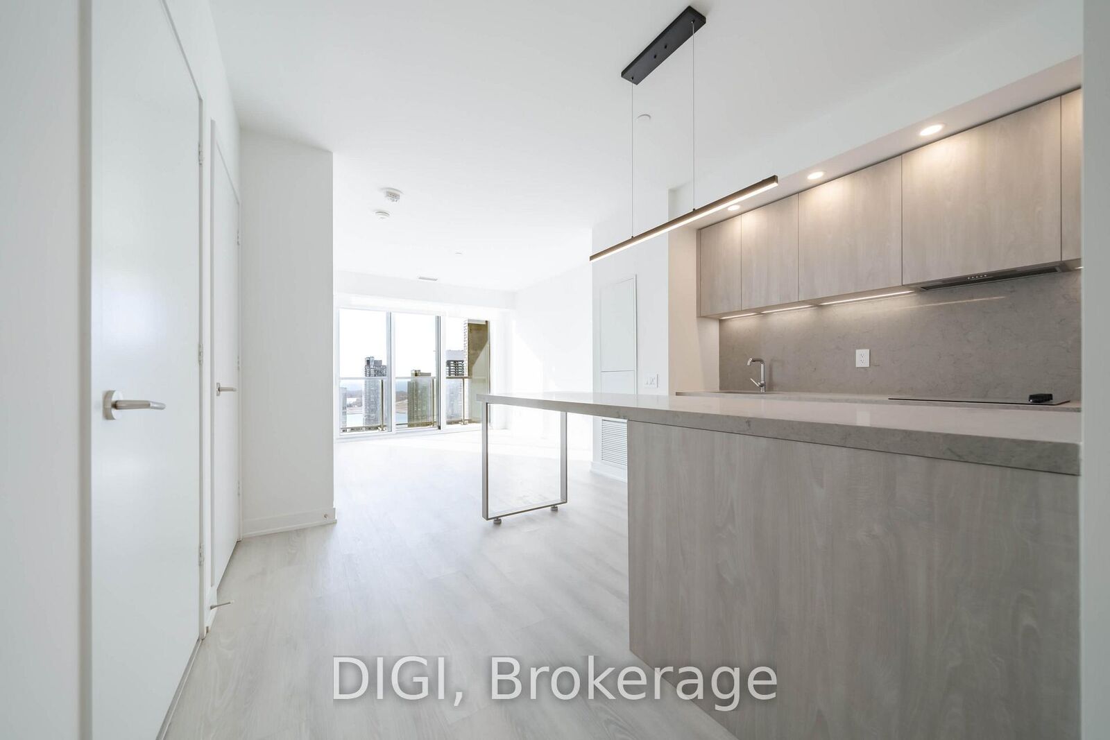 Property Photo:  57 Spadina Avenue 3307  ON M5V 0T9 