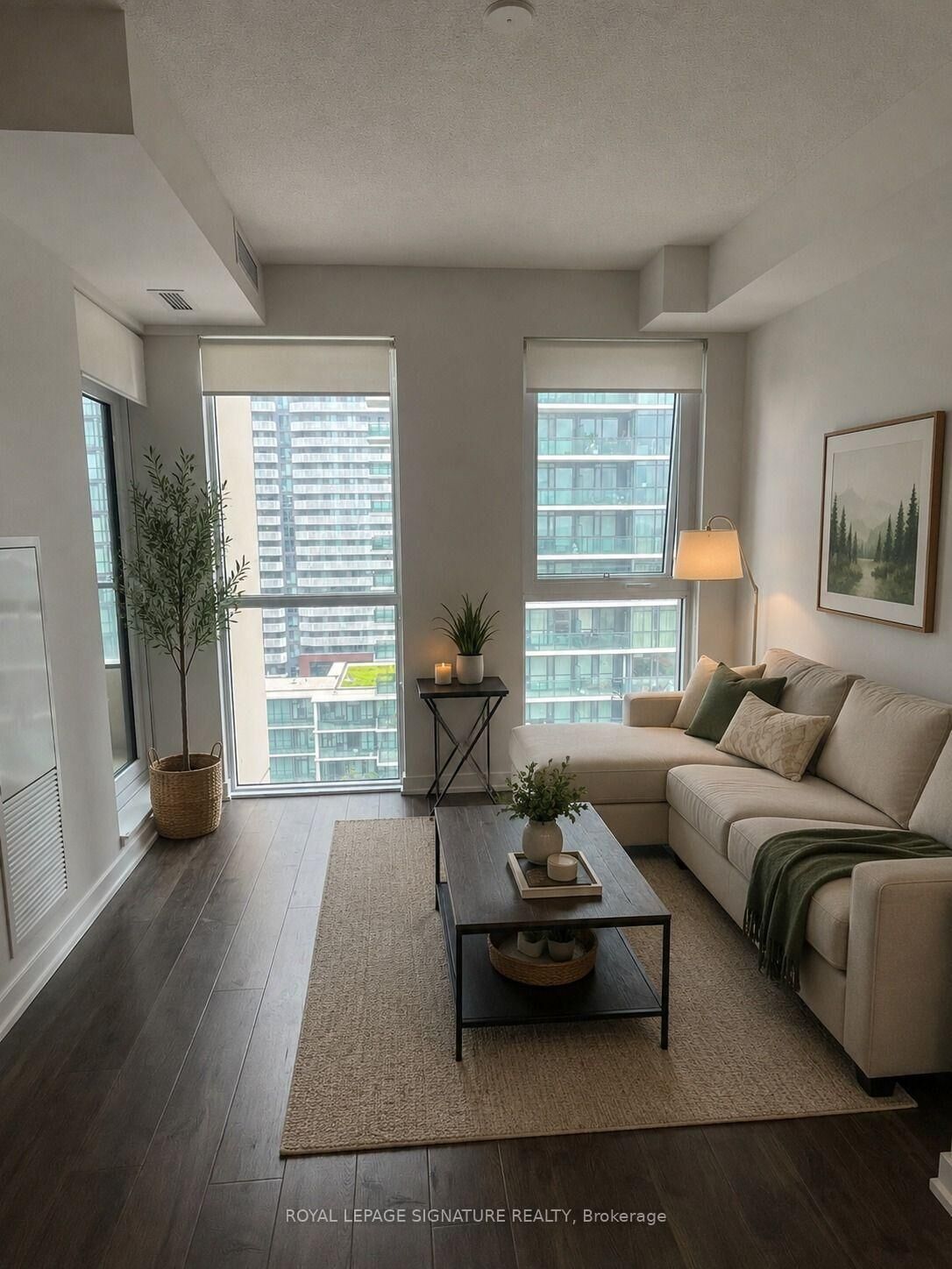 Property Photo: 4055 Parkside Village Drive 1616 ON L5B 0K8