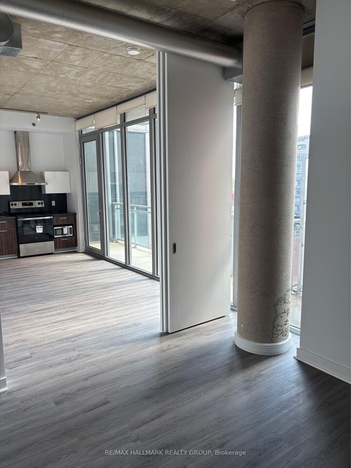 Property Photo: 340 McLeod Street 750 ON K2P 1A4
