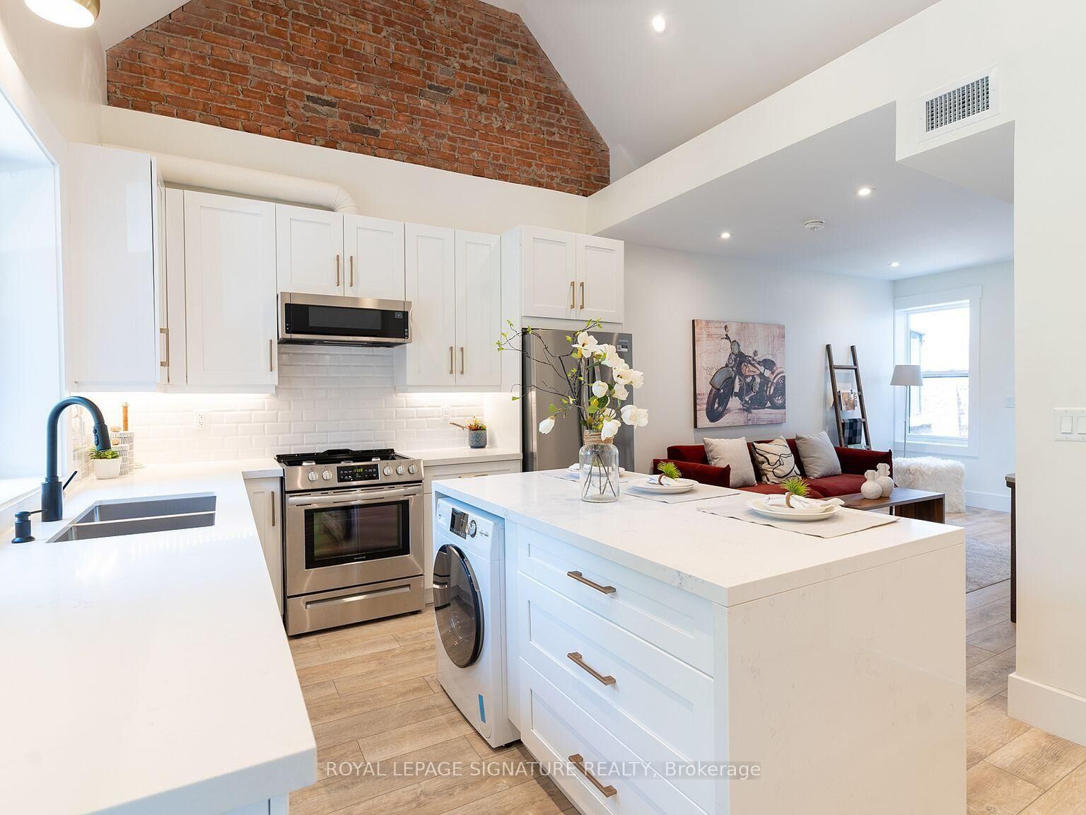 Property Photo: 129 Kenilworth Avenue ON M4L 3S7