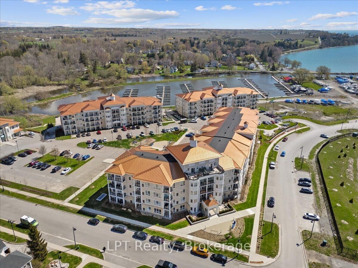 Property Photo:  50 Lakebreeze Drive 102  ON L1B 0V9 