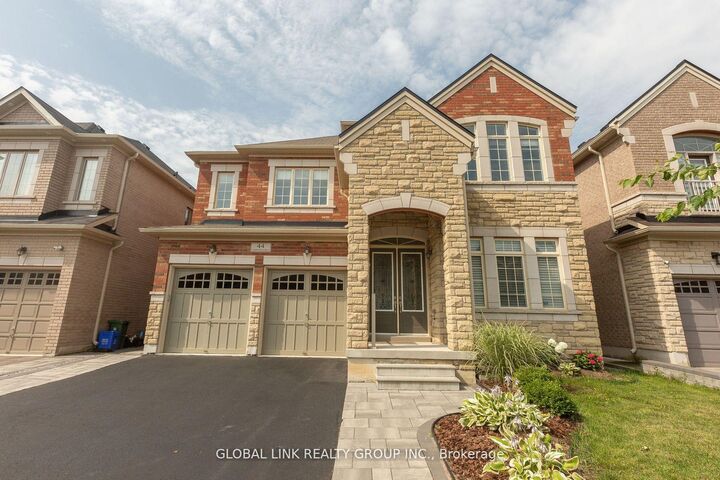 44 Golden Hawk Drive — photo 1