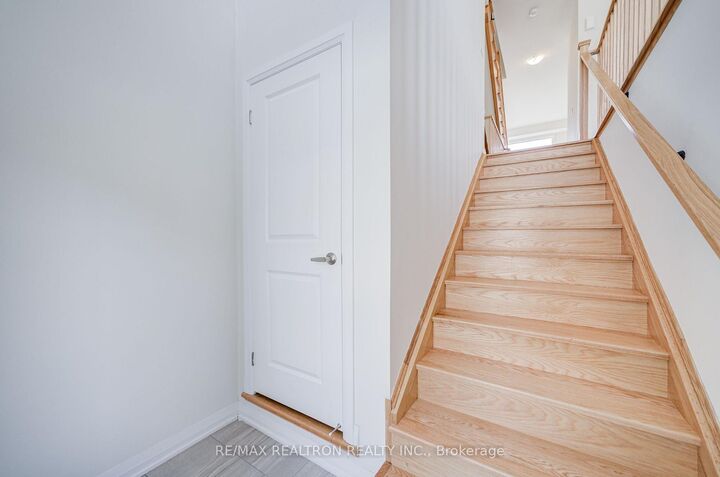 Property Photo:  31 Millman Lane  ON L4S 0P8 