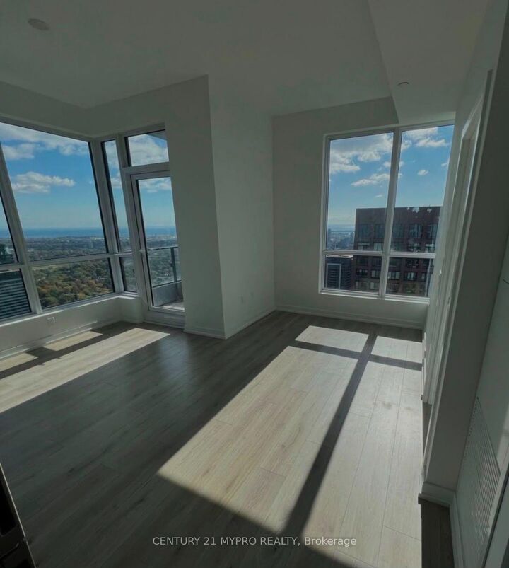 Property Photo: 395 Bloor Street E 2008 ON M4W 0B4