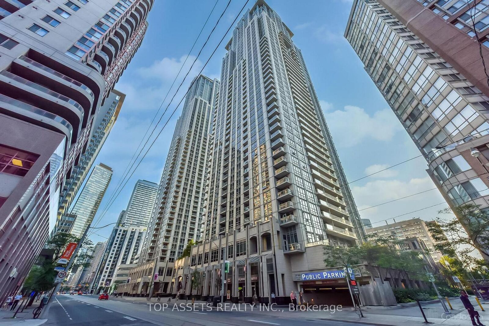 Property Photo: 761 Bay Street 3102 ON M5G 2R2