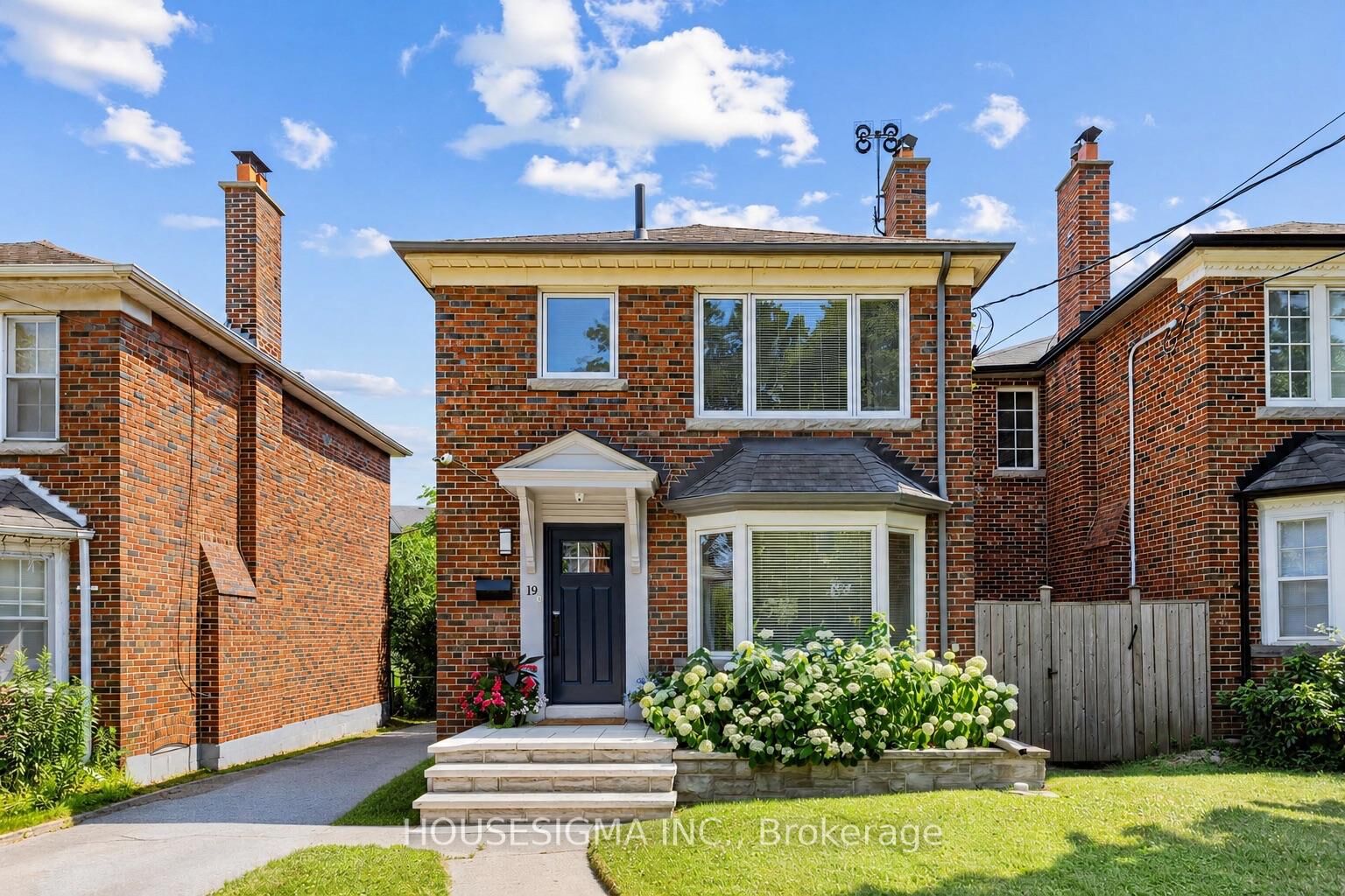 Property Photo:  19 Parklea Drive  ON M4G 2J5 