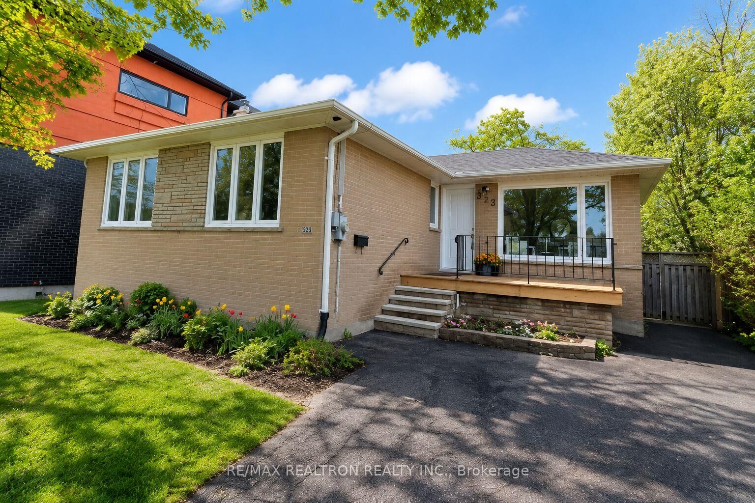 Property Photo: 323 Elmwood Avenue Lower Level ON L4C 1L7