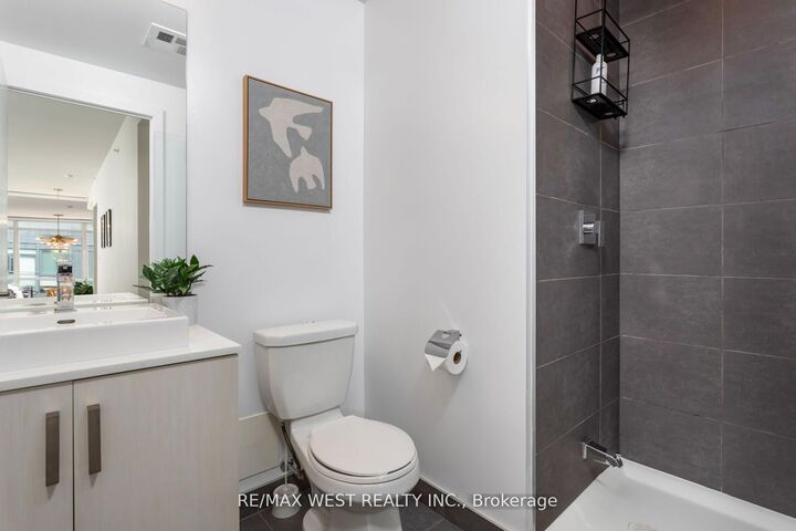 Property Photo: 36 Howard Park Avenue 603 ON M6R 0A5