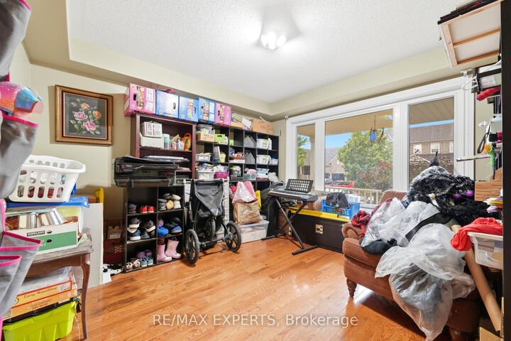Property Photo: 27 Kidd Crescent ON L9R 0C8