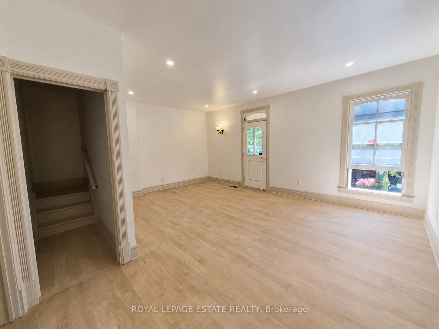 Property Photo: 561 Parliament Street ON M4X 1P7