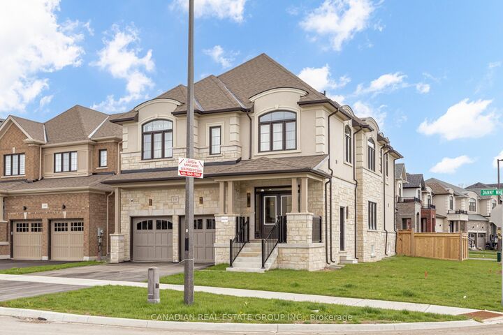Property Photo: 141 Danny Wheeler Boulevard ON L4P 0J4