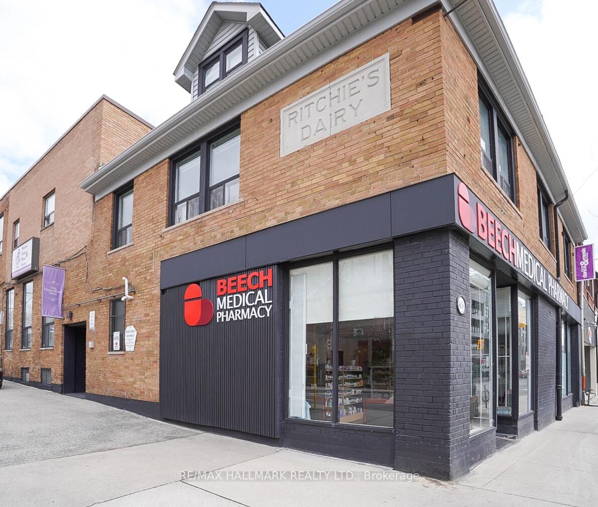 Property Photo:  1 Hannaford Street 5  ON M4E 1S3 