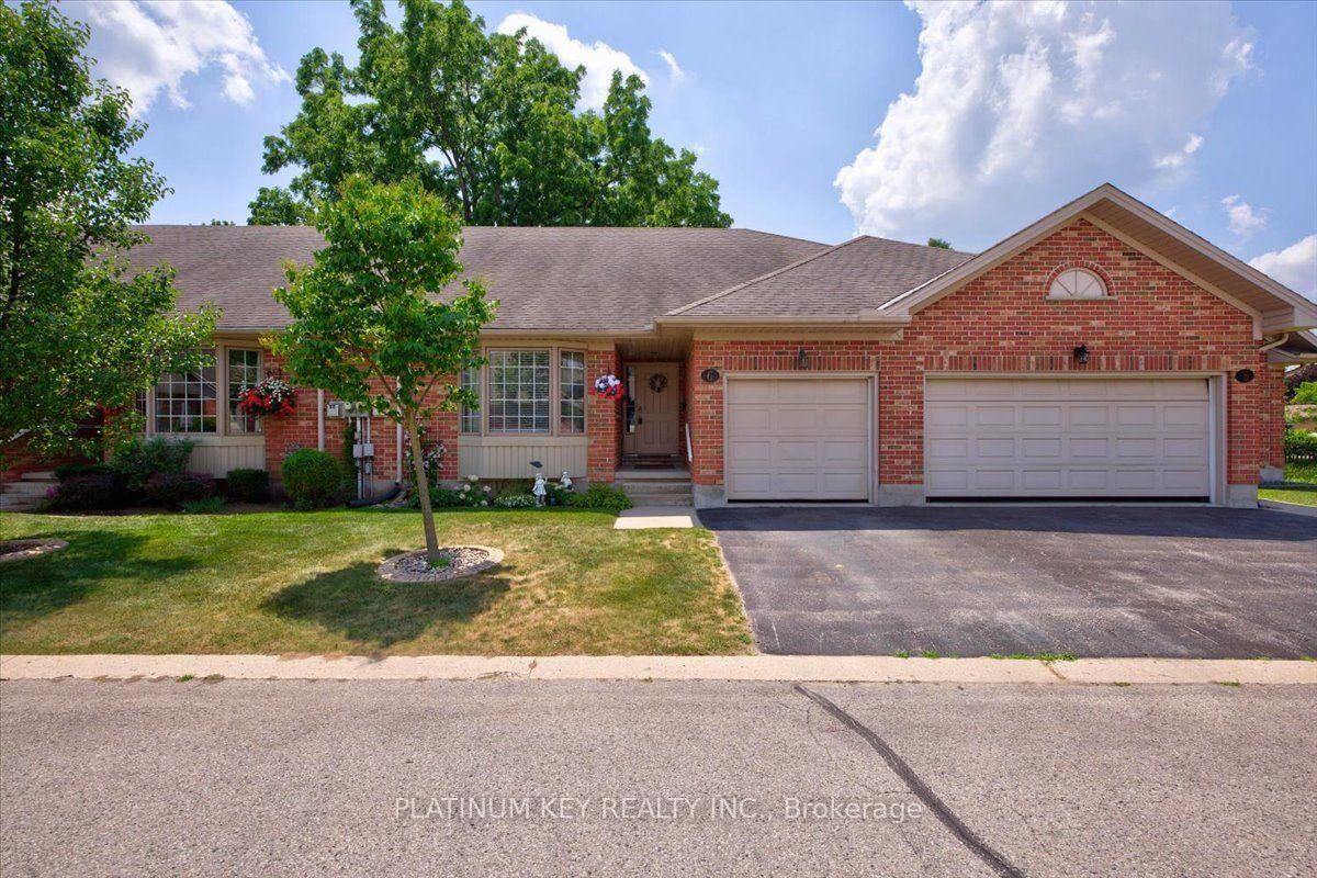 Property Photo: 307 Metcalfe Street E 6 ON N7G 0B3