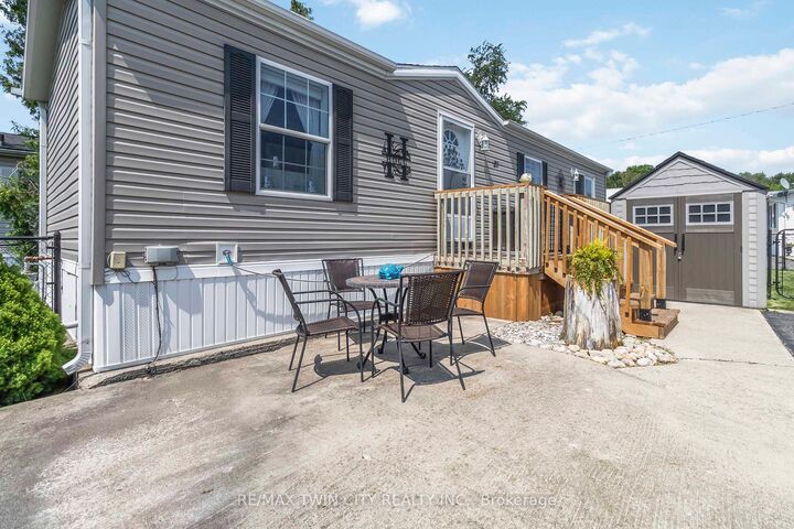Property Photo:  27 Elm Street  ON N1H 6H9 