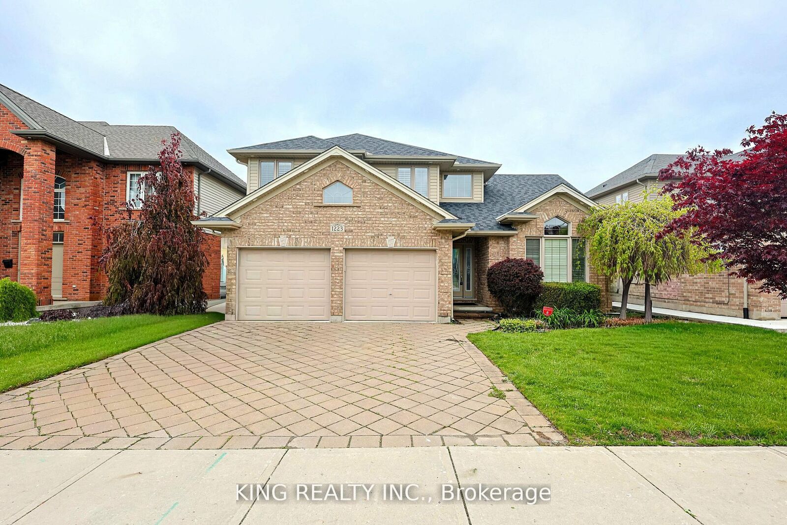 Property Photo: 1223 Coronation Drive ON N6G 0B4