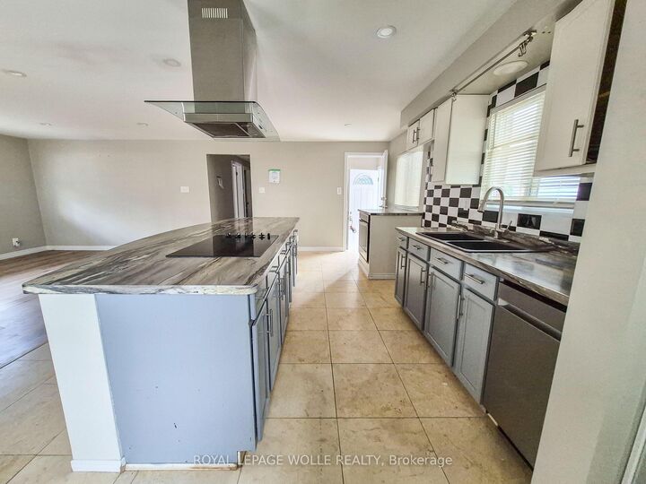 Property Photo:  154 Appalachian Crescent  ON N2E 1A4 