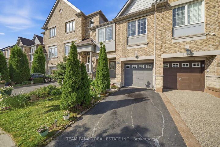 Property Photo:  31 Lorenzo Circle  ON L6R 3N3 